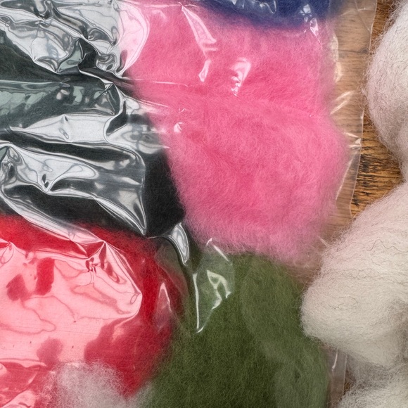 Assorted Wool Roving Set - Picture 3 of 3